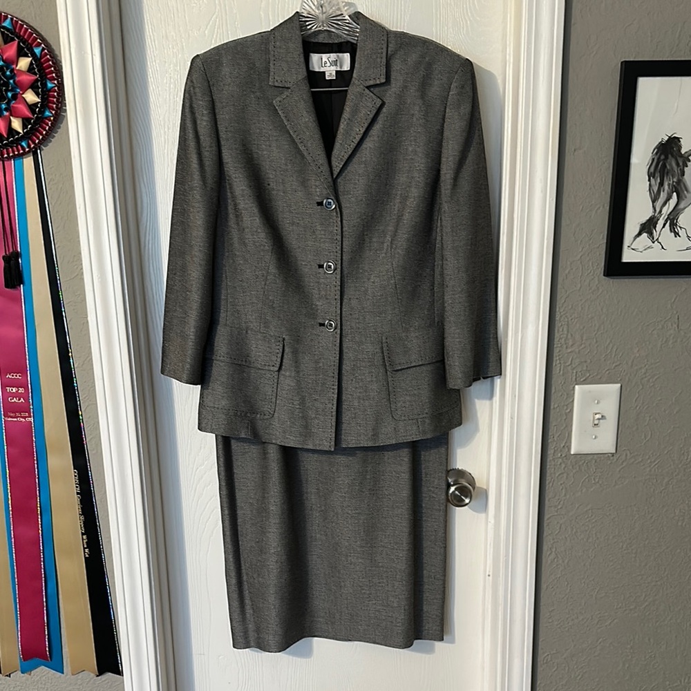 Le Suit Gray Textured Professional Suit Set